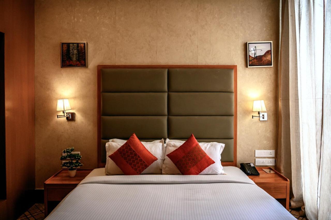 Dng The Grand Hotel กานปูร์ ภายนอก รูปภาพ
