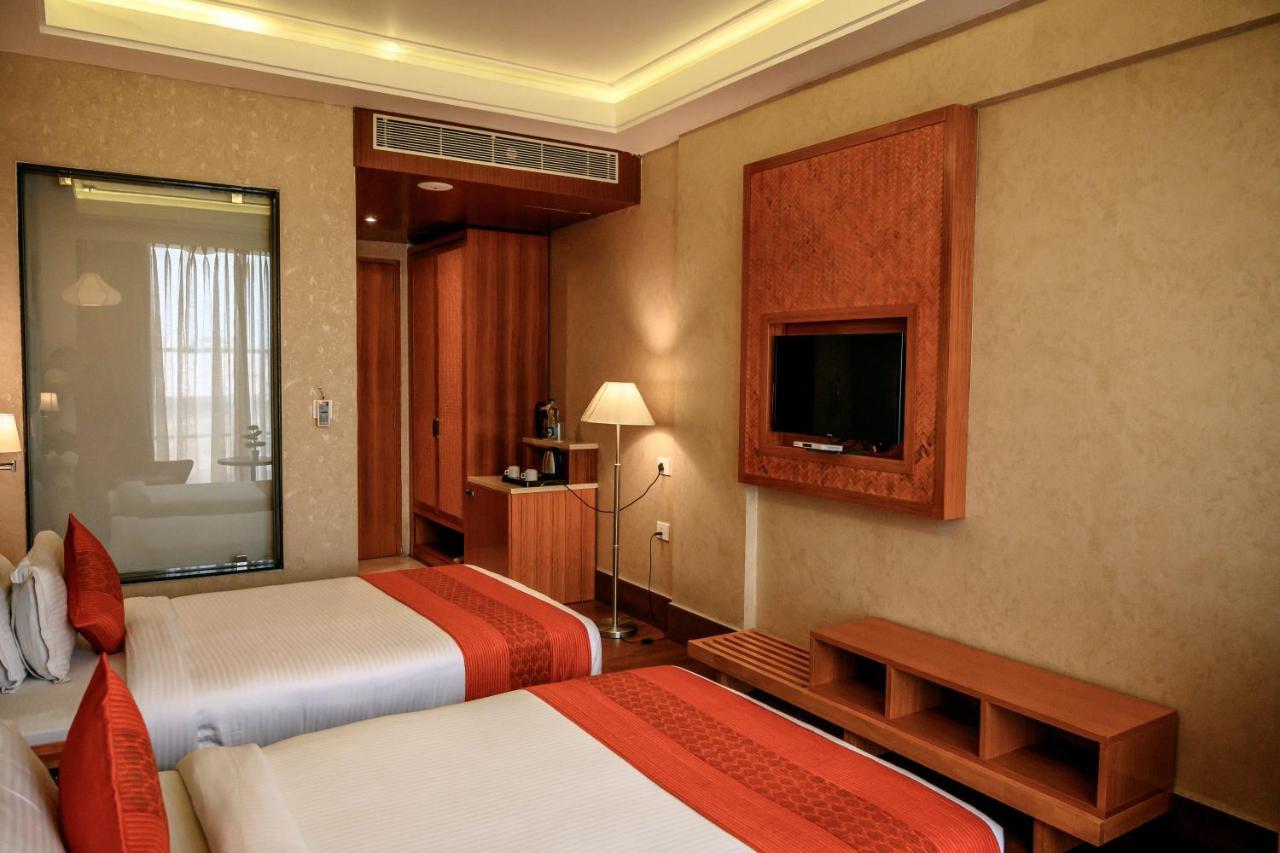Dng The Grand Hotel กานปูร์ ภายนอก รูปภาพ